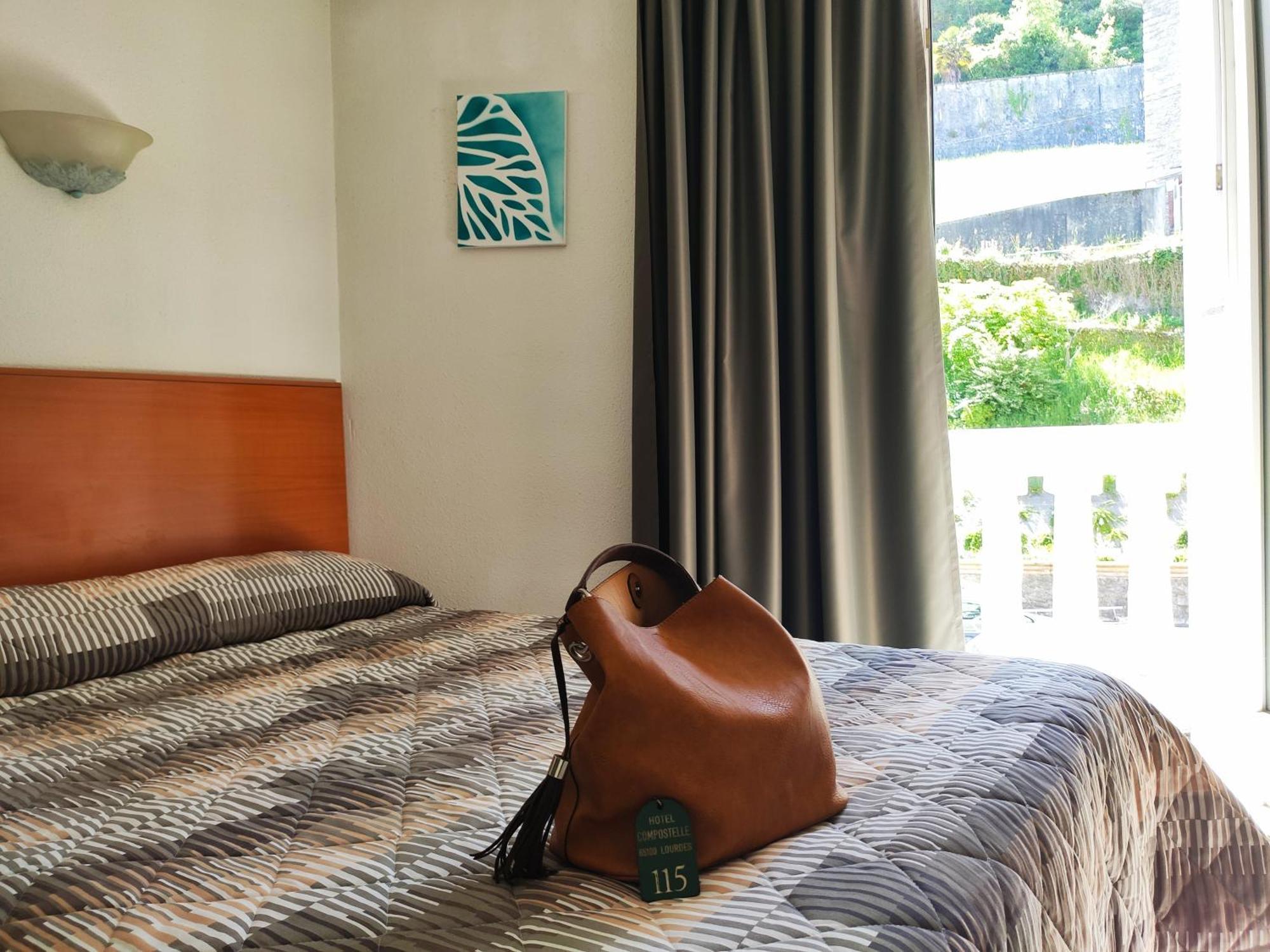 Hotel Compostelle Lourdes Zewnętrze zdjęcie